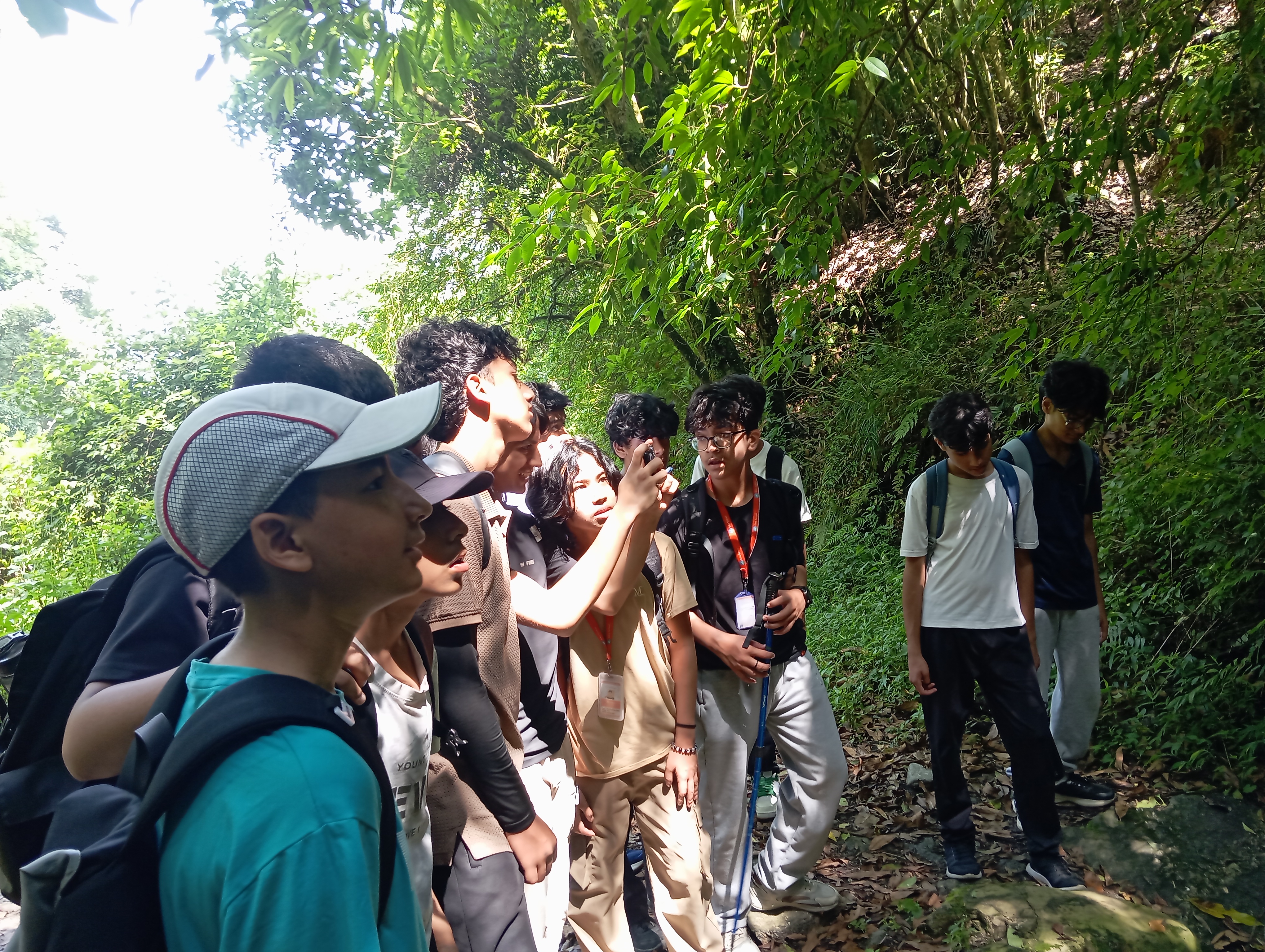 Hillwalking to Tarebhir