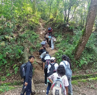 Hillwalking to Tarebhir